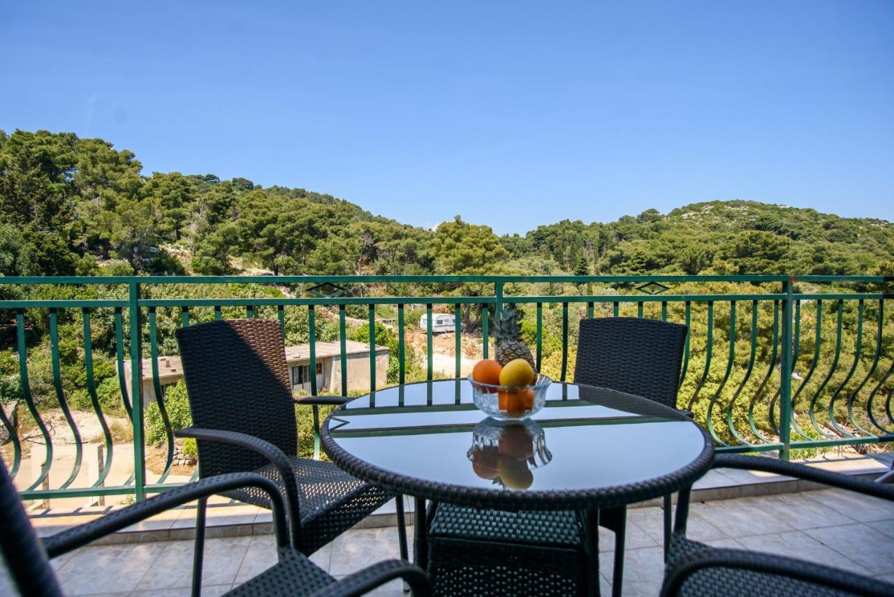 Maranovići Accomodation Stermasi מראה חיצוני תמונה