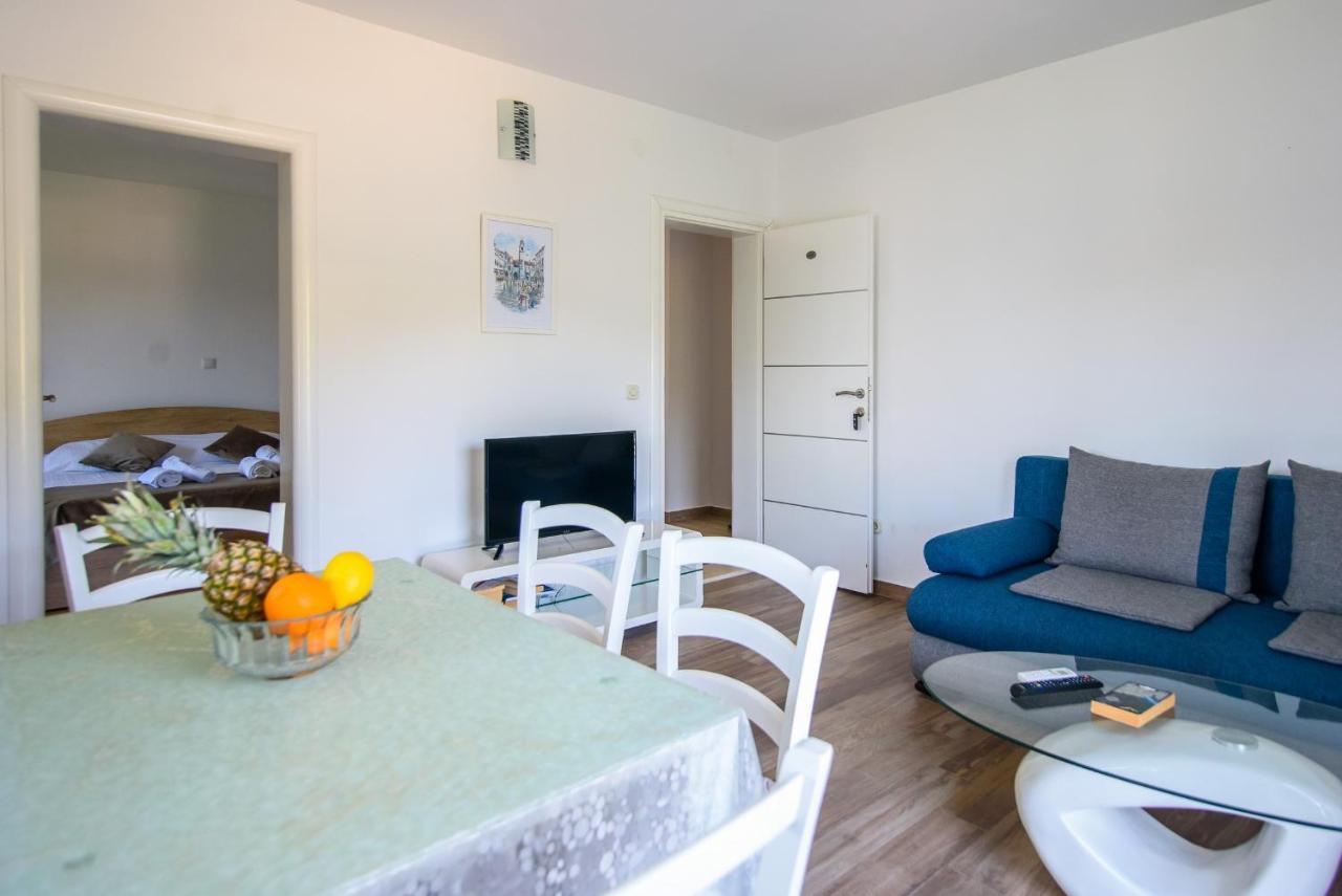Maranovići Accomodation Stermasi מראה חיצוני תמונה