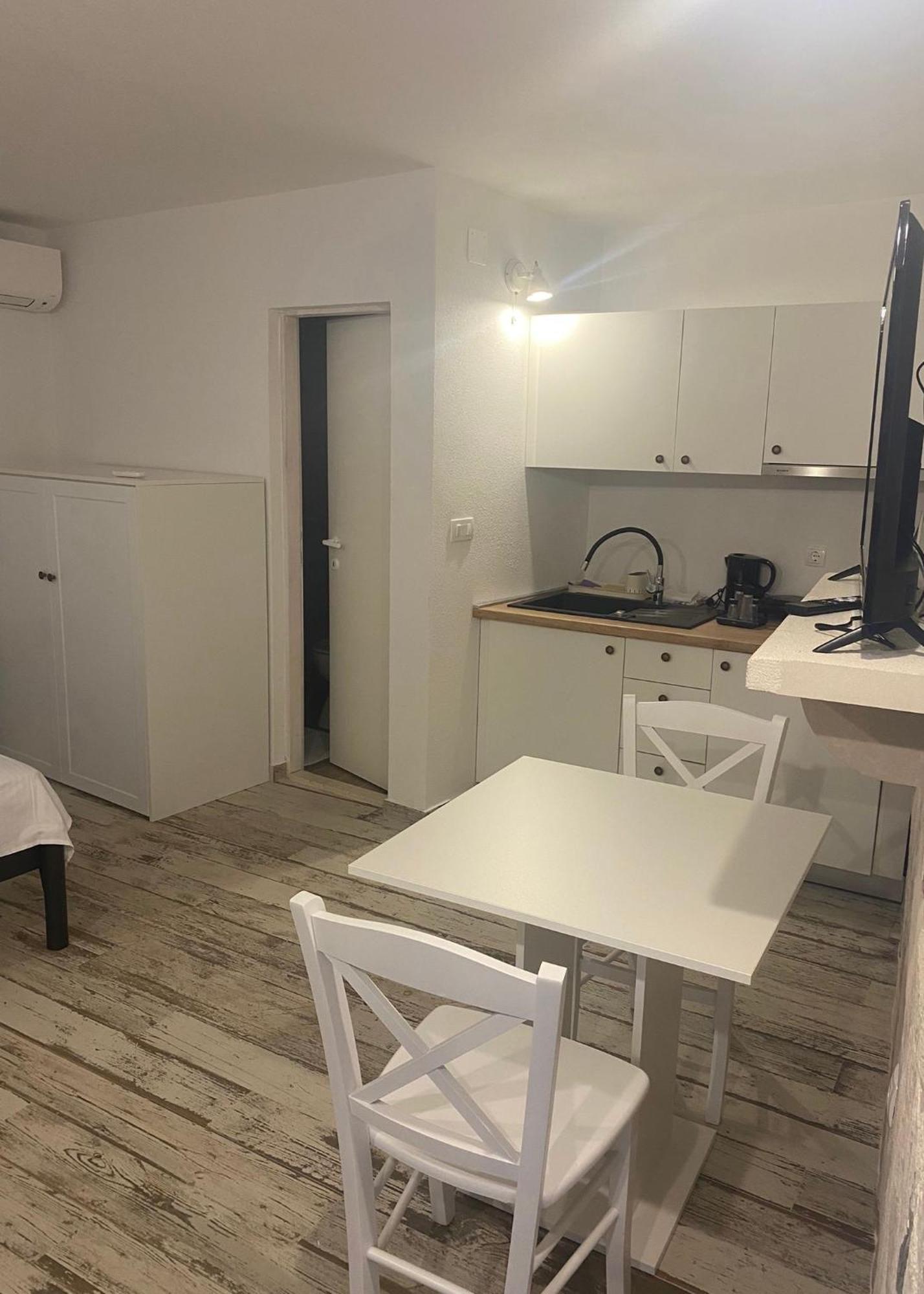 Maranovići Accomodation Stermasi מראה חיצוני תמונה